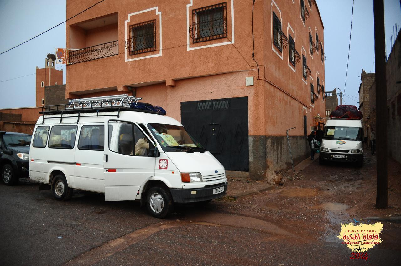 Auberge De La Jeunesse Tajda Bagian luar foto