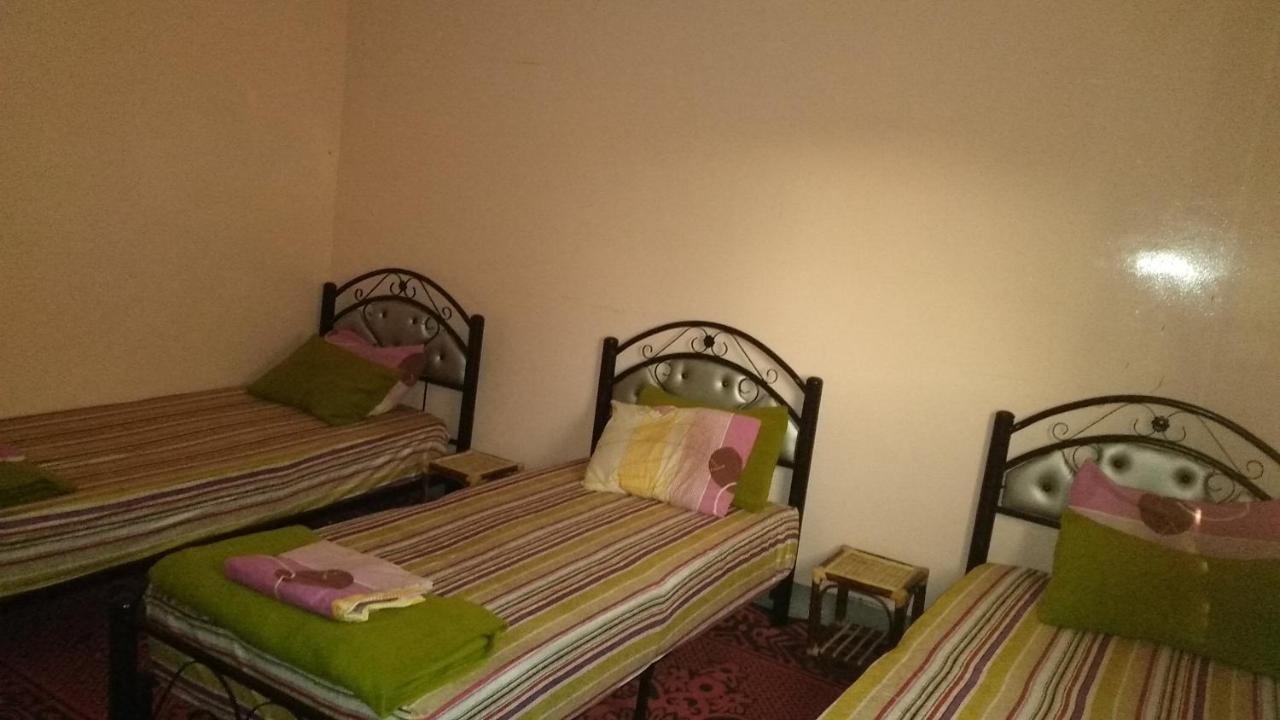 Auberge De La Jeunesse Tajda Bagian luar foto