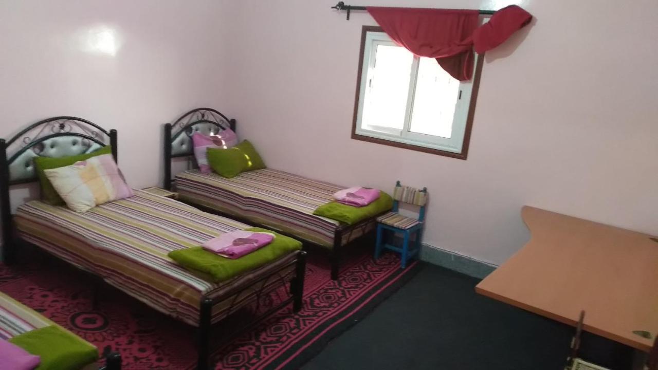 Auberge De La Jeunesse Tajda Bagian luar foto