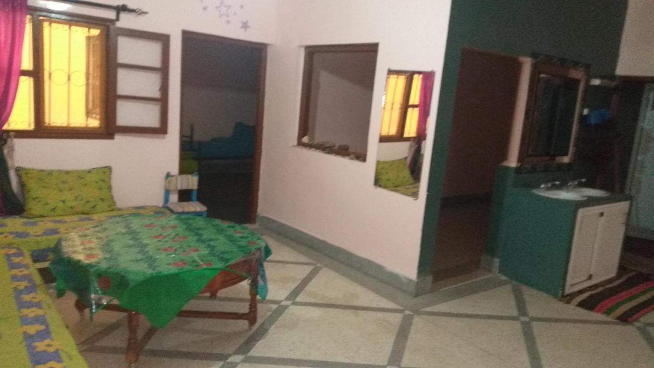 Auberge De La Jeunesse Tajda Bagian luar foto
