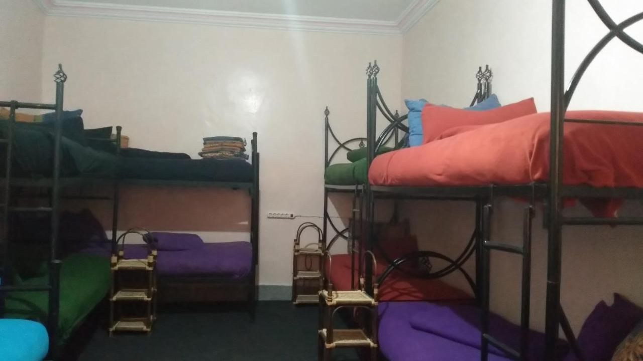 Auberge De La Jeunesse Tajda Bagian luar foto
